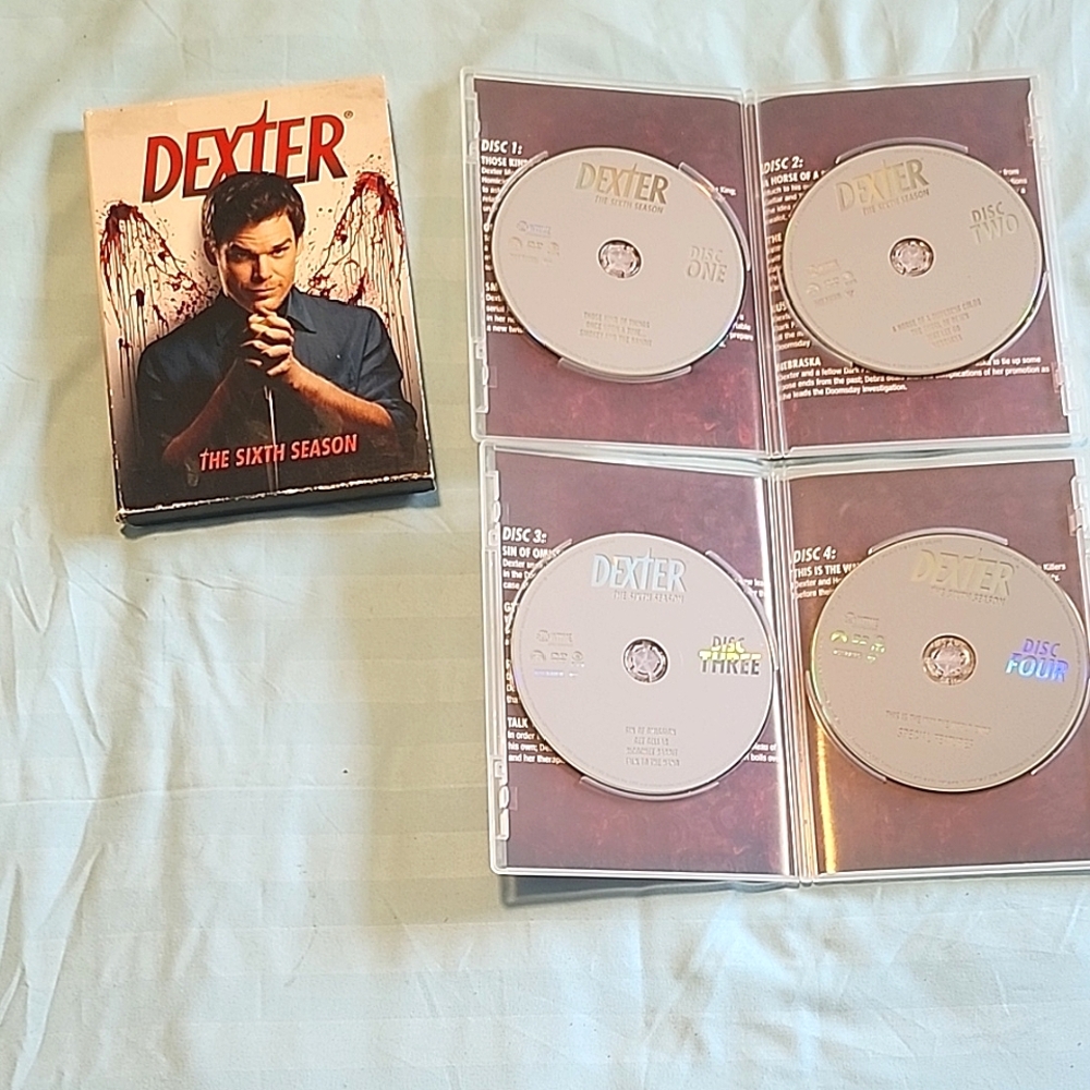Showtime Collection Dexter The Sixth Season DVD Set - Red and Black